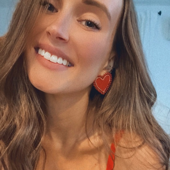 Meet Your Posher, Samantha! - Picture 6 of 6